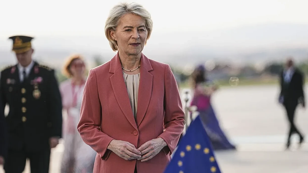 Von der Leyen dhuron pistoletën e Erdoganit për muzeun