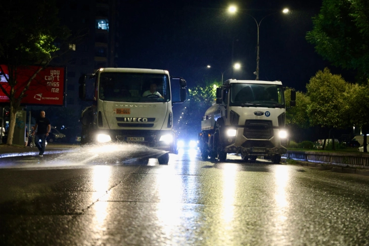 Çairi pastron rrugët kryesore pas motit të keq