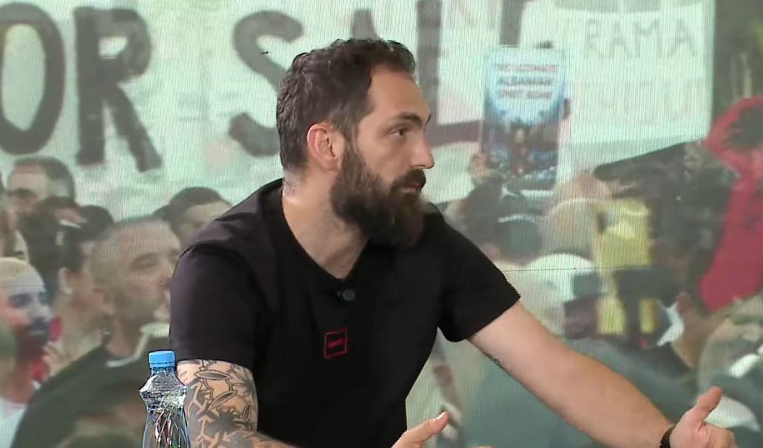 Aktivisti Progni denoncon dhunën në protestë para Kuvendit