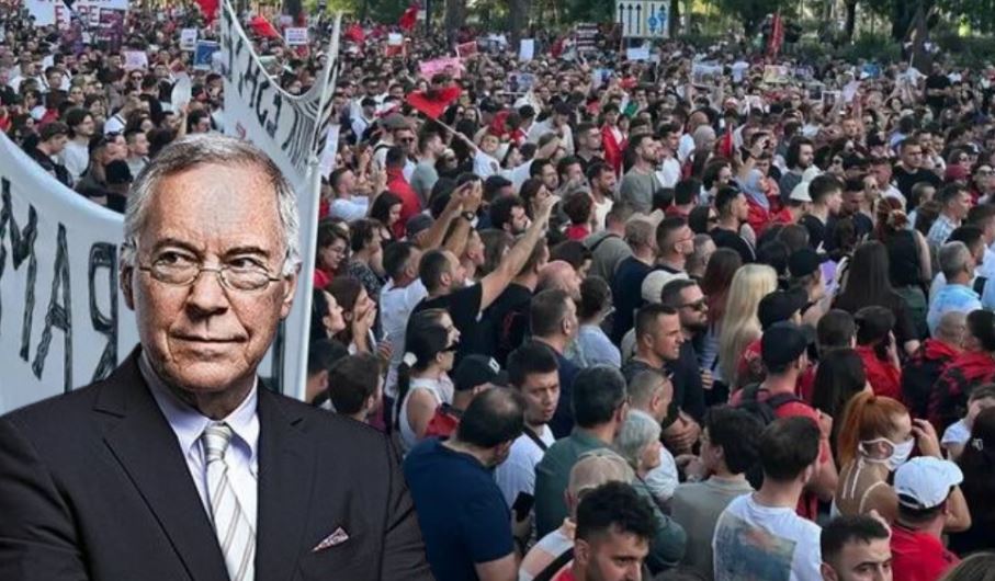 Profesor Hanke: Mijëra shqiptarë protestojnë prej 37 ditësh