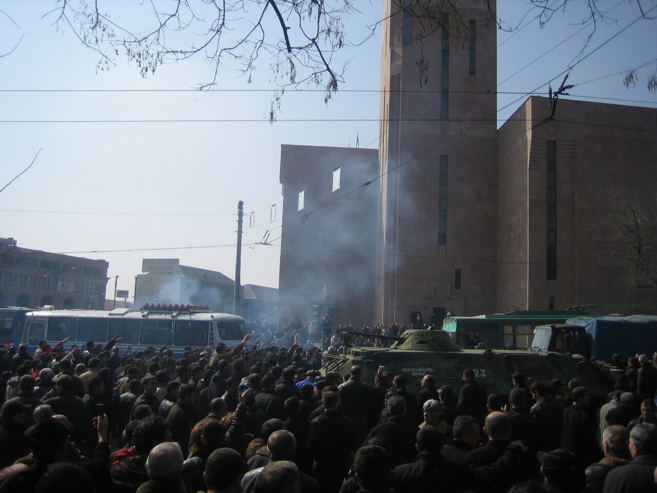 Protestë e 34-të në Tiranë, marshim kilometrik dhe thirrje