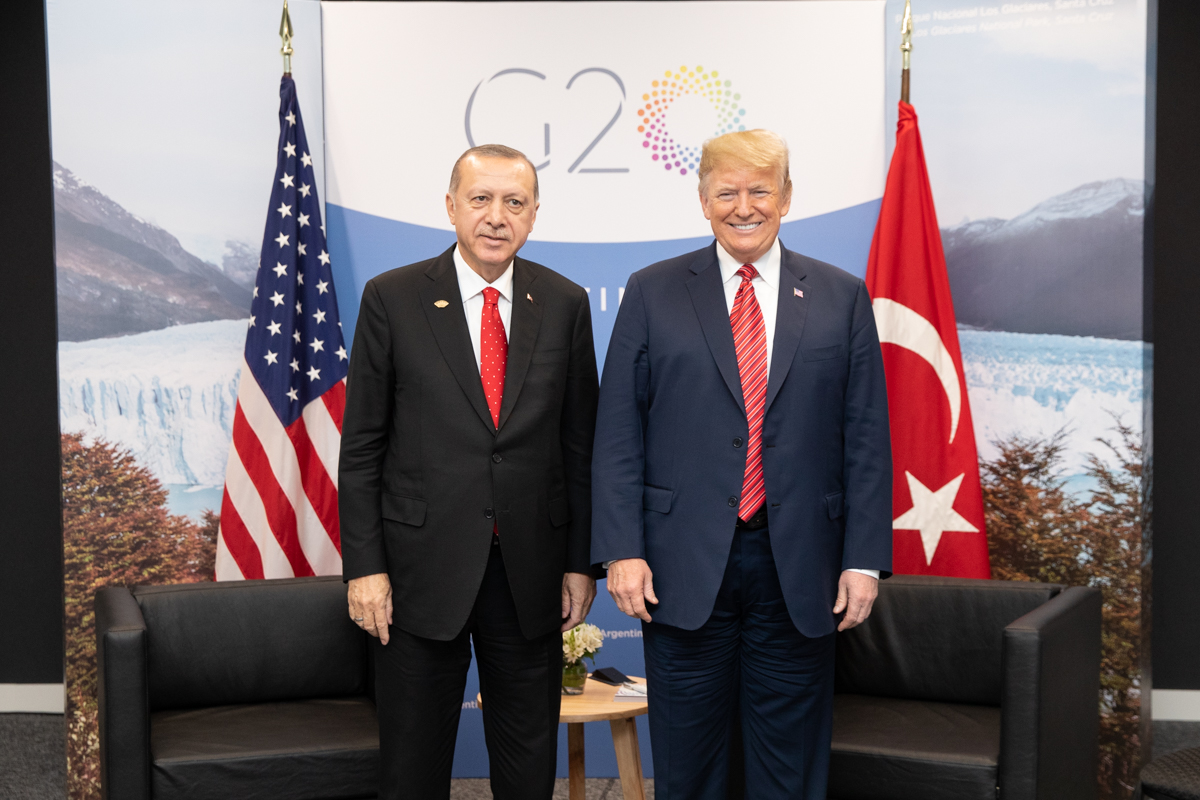 Trump: Groenlanda i duhet SHBA-së, kritikon aleatët e NATO-s