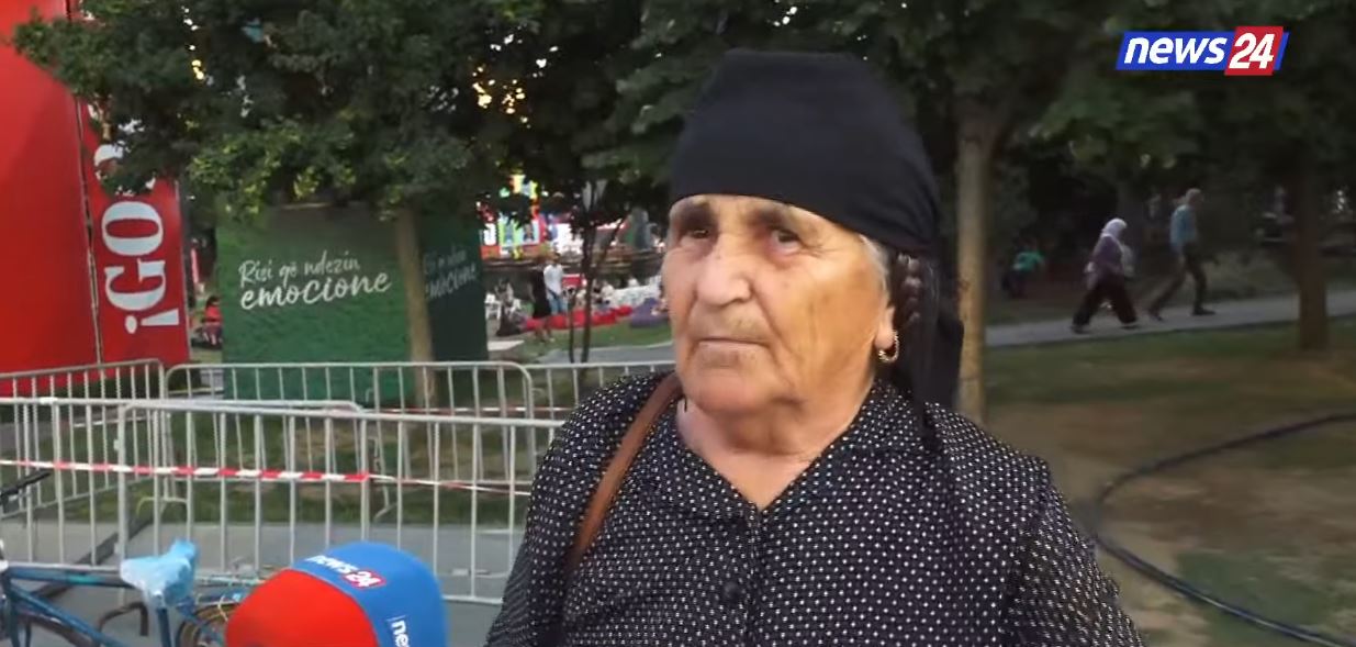 Nënë Liza: Kryeministri largohet vetëm me dhunë