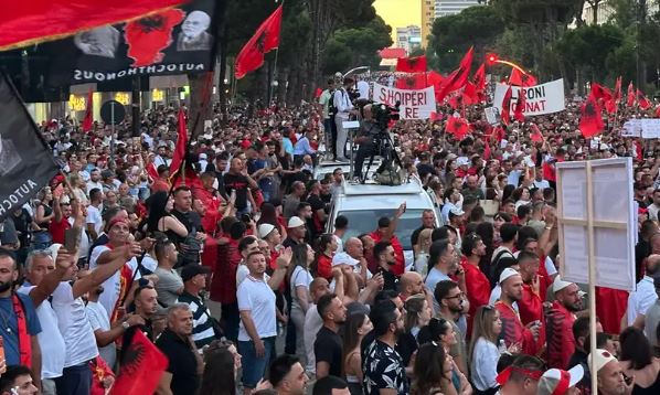 Protesta kundër qeverisë, thirrje për largimin e Ramës