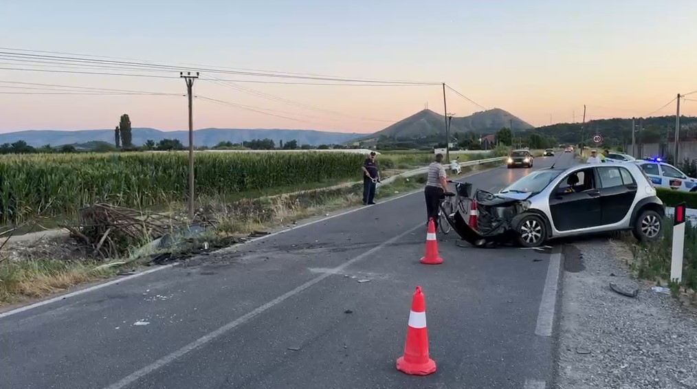 Aksident në Kosmaç: Dy automjete përplasen, dy të lënduar